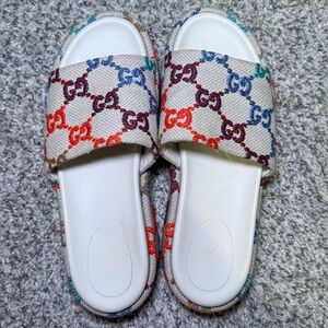 Gucci White and Multicolor GG Slide Sandals
